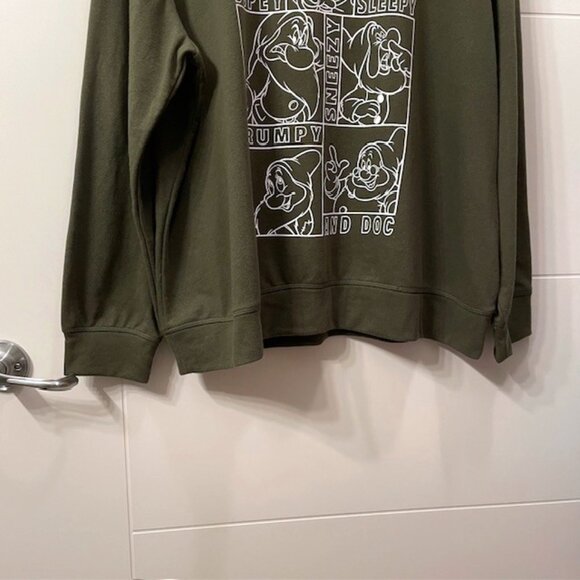 NWT Torrid Disney Snow White and the Seven Dwarfs Sweatshirt Size 2X Green - Picture 8 of 16